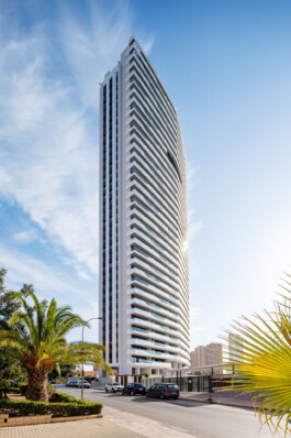 Lateral Edificio Residencial Benidorm Beach 