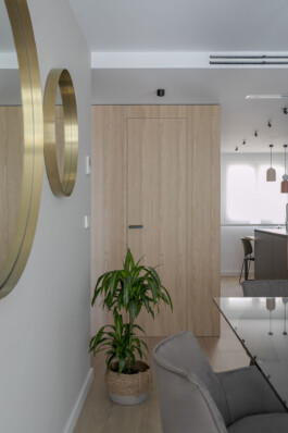 Detalle puerta vivienda Bitácoras, El Campello (Alicante) 
