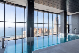 Piscina interior piso Piloto Benidorm (Alicante) 