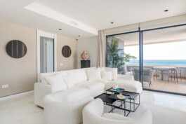 Espacio sala de estar piso Piloto Benidorm (Alicante) 