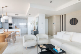 Salón, comedor y cocina piso Piloto Benidorm (Alicante) 