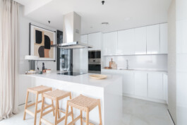 Cocina con barra piso Piloto Benidorm (Alicante) 